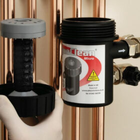 Filtr magnetyczny do instalacji C.O ADEY MagnaClean Micro